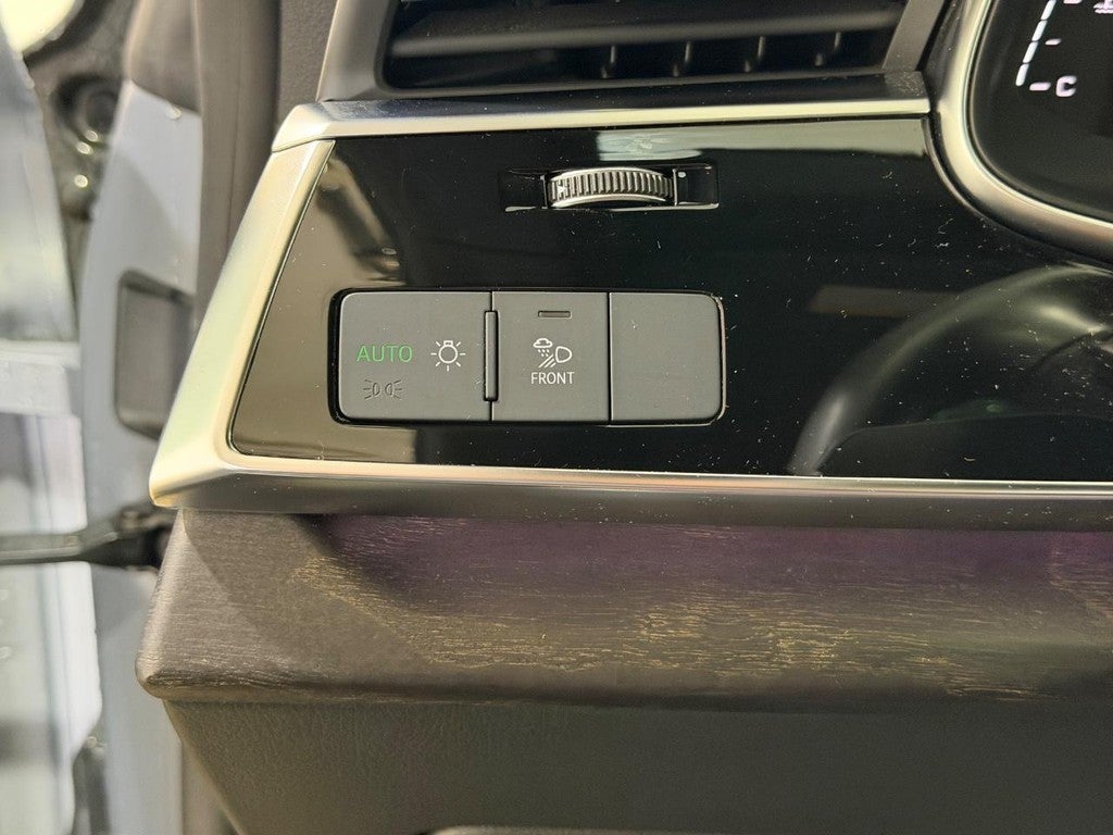 2022 Audi Q8 Premium Plus 55 TFSI quattro