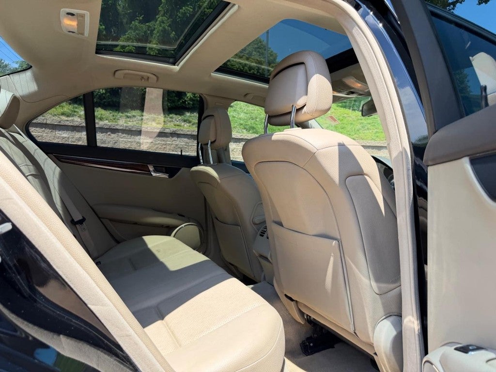 2009 Mercedes-Benz C-Class 4dr Sdn 3.0L Luxury RWD