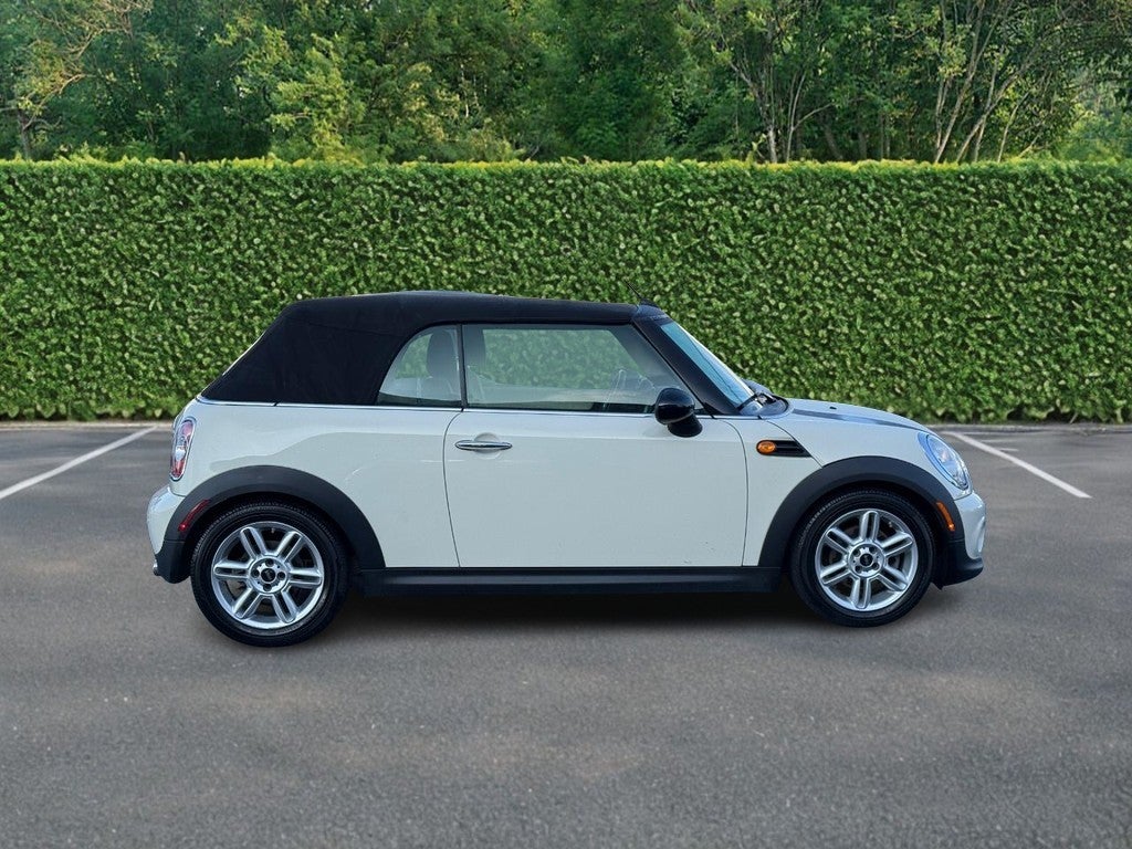 Used 2015 MINI Cooper Base with VIN WMWZN3C57FT862427 for sale in Ellisville, MO