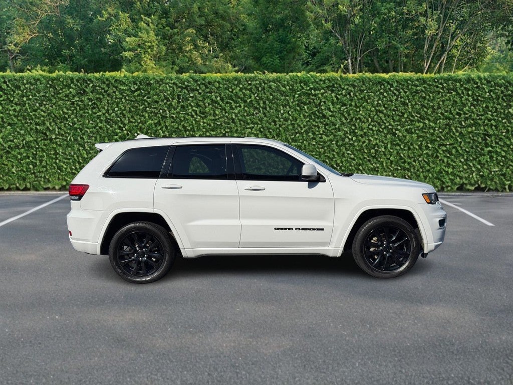 Used 2017 Jeep Grand Cherokee Altitude with VIN 1C4RJEAG2HC819759 for sale in Ellisville, MO