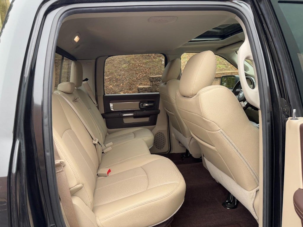 2018 RAM 1500 Laramie 4x4 Crew Cab 5'7" Box