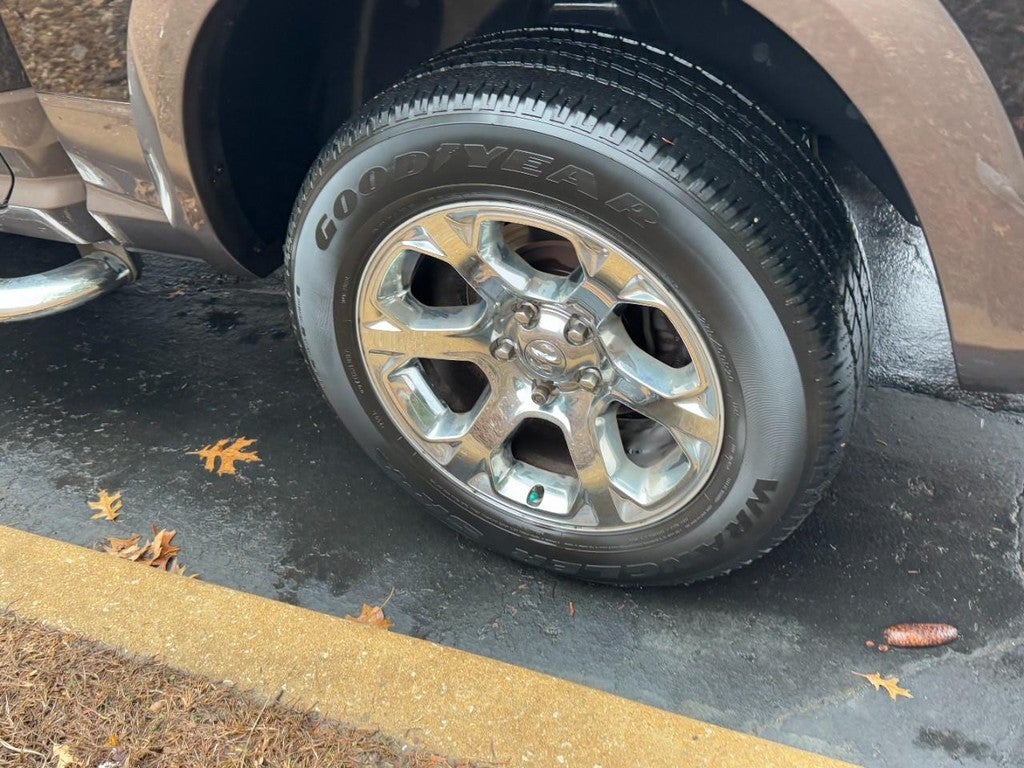 2018 RAM 1500 Laramie 4x4 Crew Cab 5'7" Box