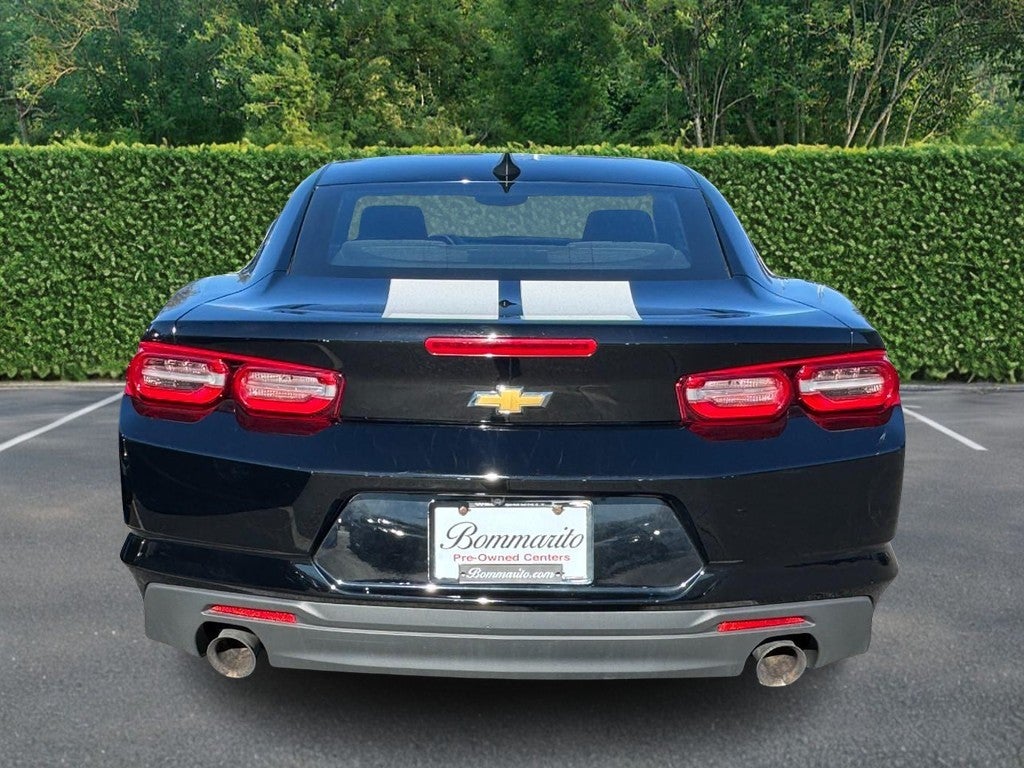 2021 Chevrolet Camaro 2dr Cpe 1LT
