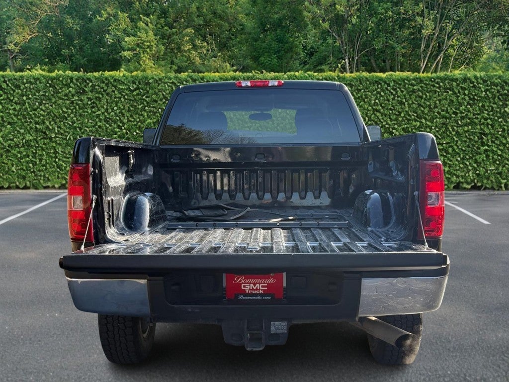 2011 Chevrolet Silverado 2500HD 2WD Ext Cab 144.2" LT