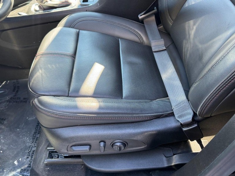 2023 Chevrolet Traverse AWD 4dr RS