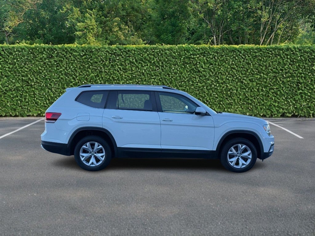 Used 2018 Volkswagen Atlas Launch Edition with VIN 1V2BR2CAXJC501989 for sale in Ellisville, MO