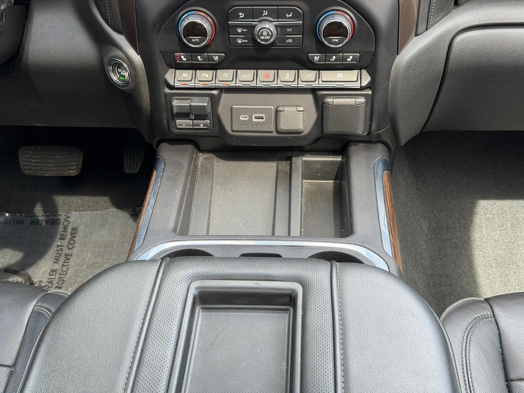 2021 Chevrolet Silverado 1500 4WD Crew Cab 147" High Country