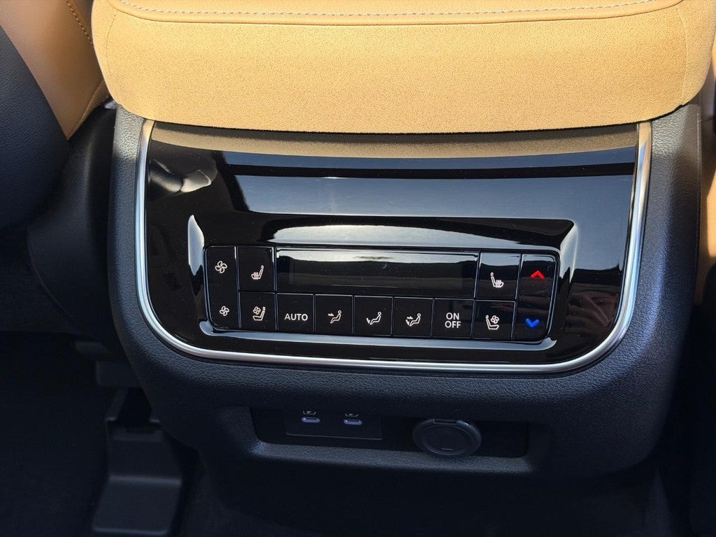 2026 INFINITI QX80 LUXE AWD