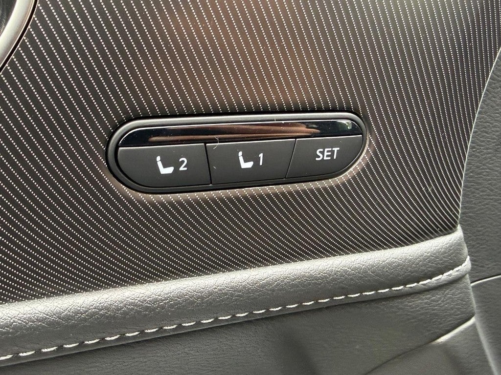 2027 INFINITI QX80 LUXE AWD