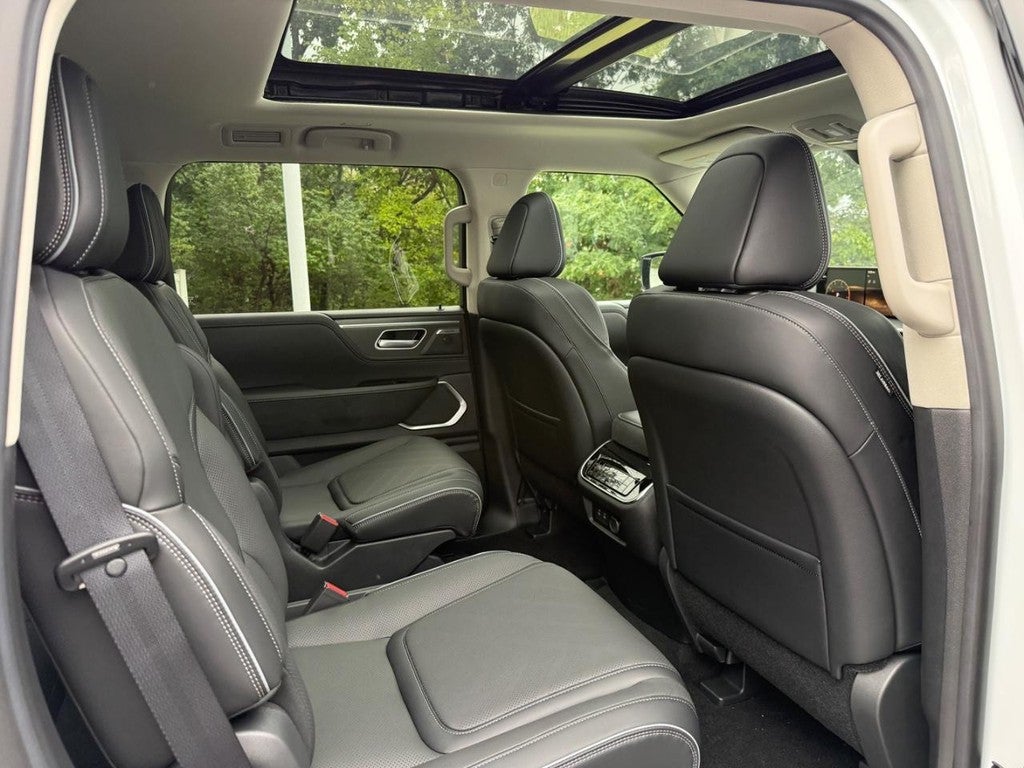 2027 INFINITI QX80 LUXE AWD