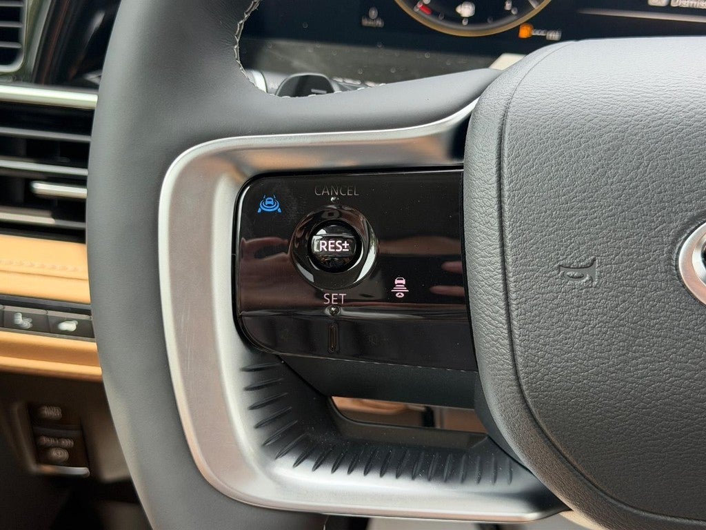 2027 INFINITI QX80 LUXE AWD