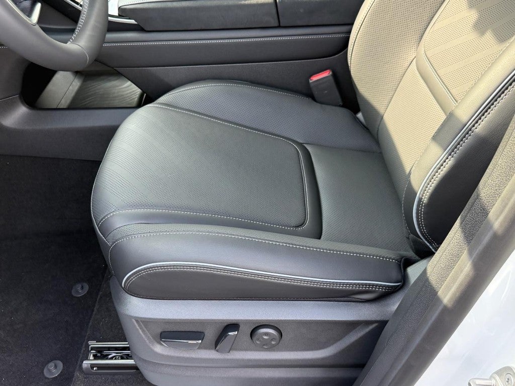 2027 INFINITI QX80 LUXE AWD