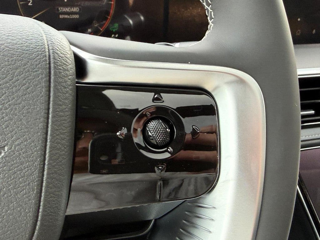 2027 INFINITI QX80 LUXE AWD