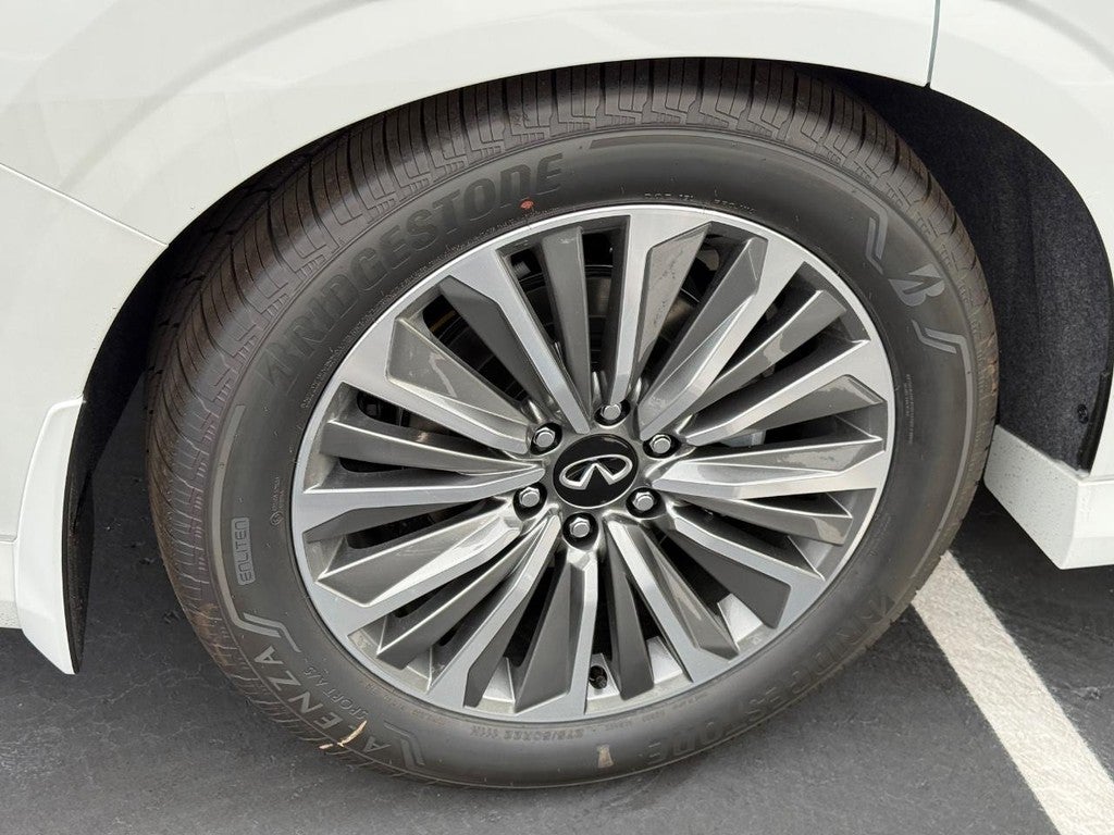 2027 INFINITI QX80 LUXE AWD
