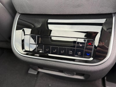 2027 INFINITI QX80 LUXE AWD