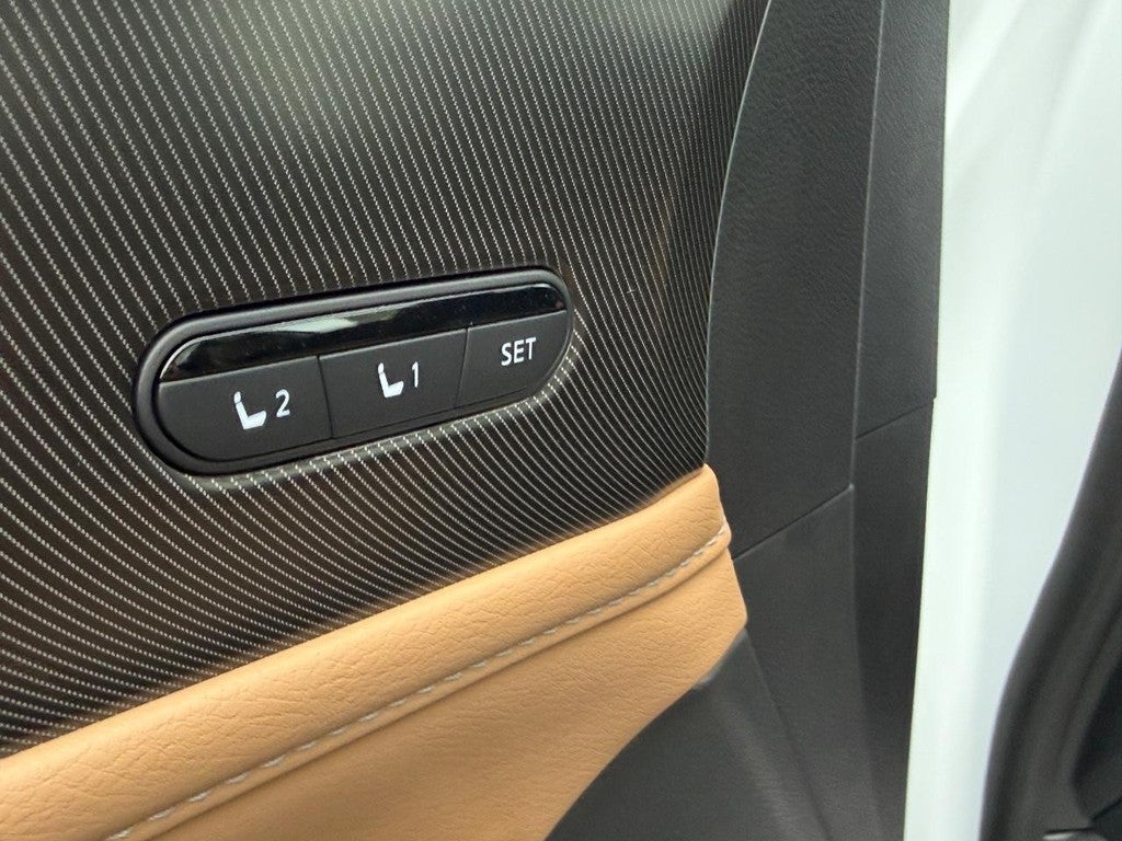 2027 INFINITI QX80 LUXE AWD