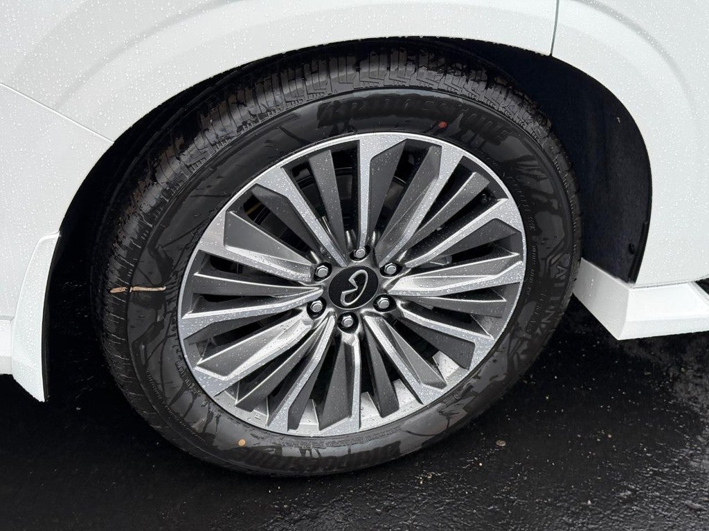 2027 INFINITI QX80 LUXE AWD