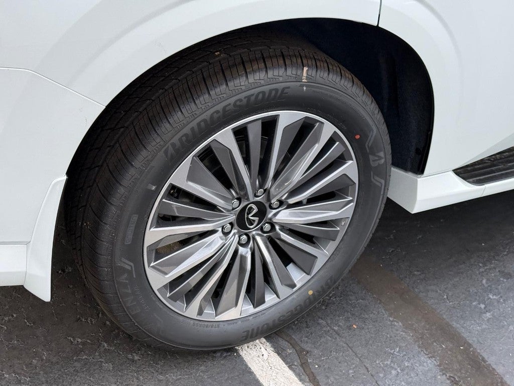 2027 INFINITI QX80 LUXE AWD