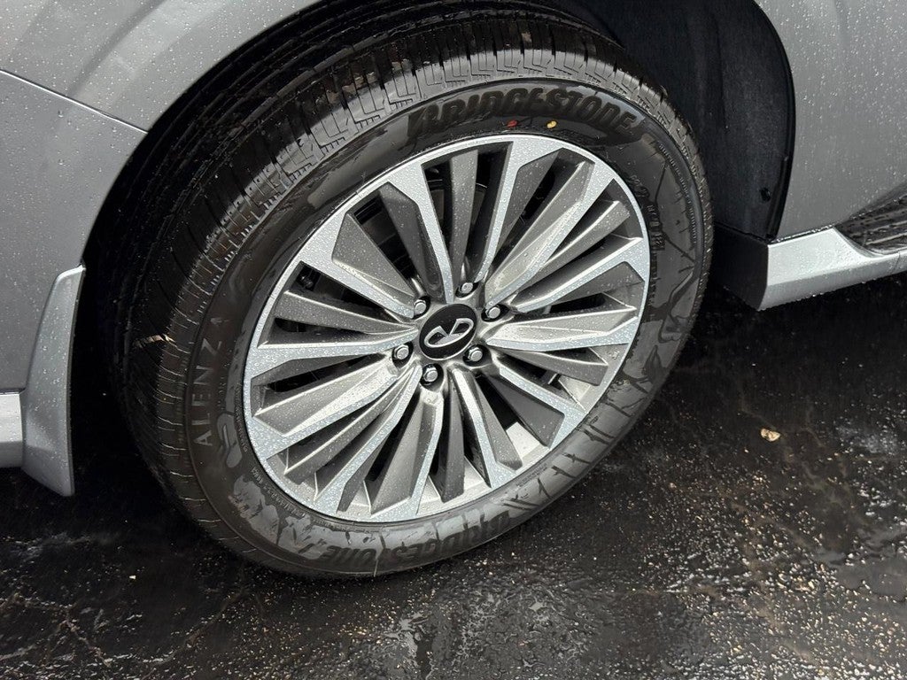 2027 INFINITI QX80 LUXE AWD