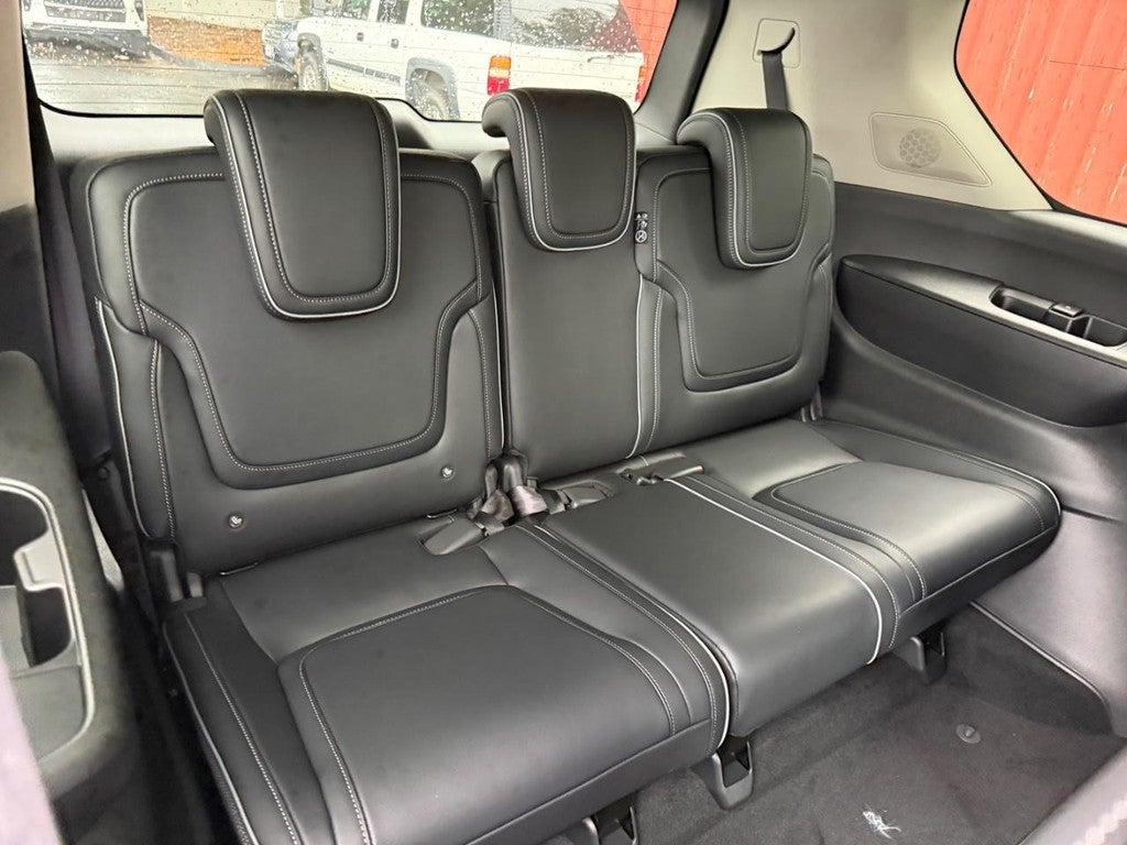 2027 INFINITI QX80 LUXE AWD