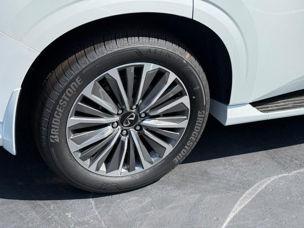 2027 INFINITI QX80 LUXE AWD