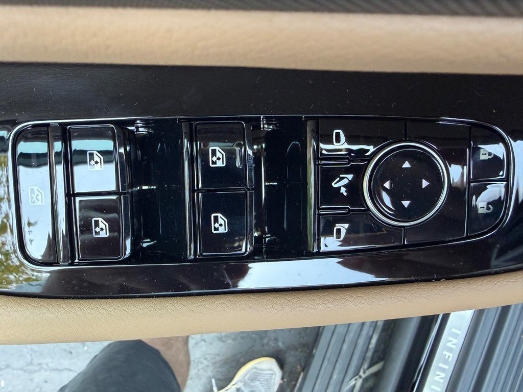 2027 INFINITI QX80 LUXE AWD