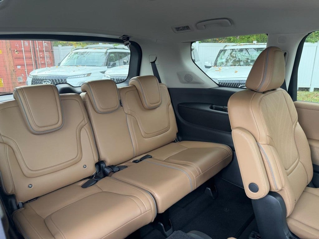 2027 INFINITI QX80 LUXE AWD