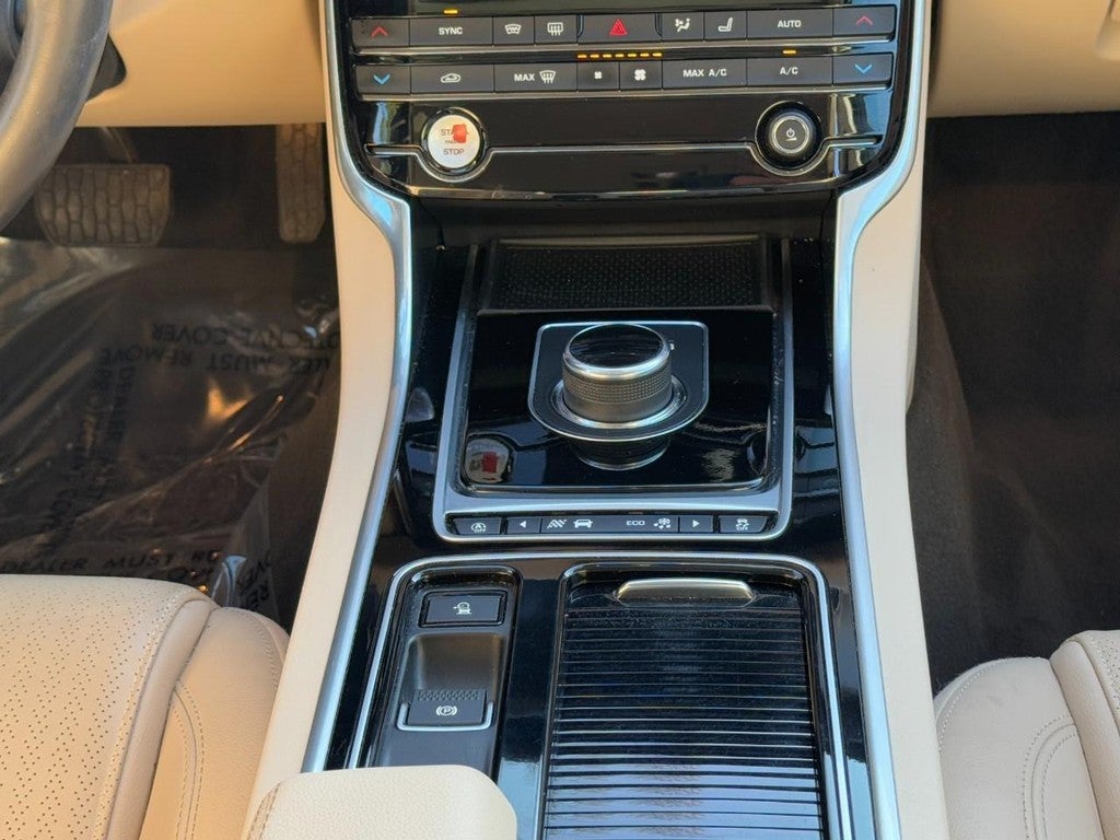 2018 Jaguar XF Sedan 35t Prestige AWD