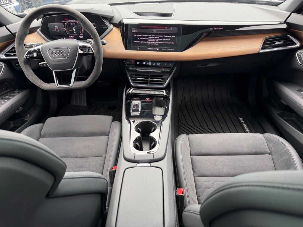 2023 Audi e-tron GT Prestige quattro